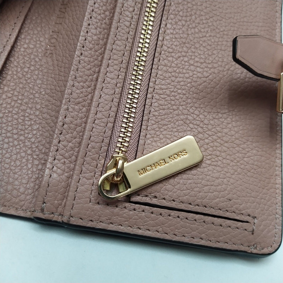 Michael Kors Mercer Pink Pebbled Leather Credit Card ID Window Bifold Wallet - Picture 13 of 16